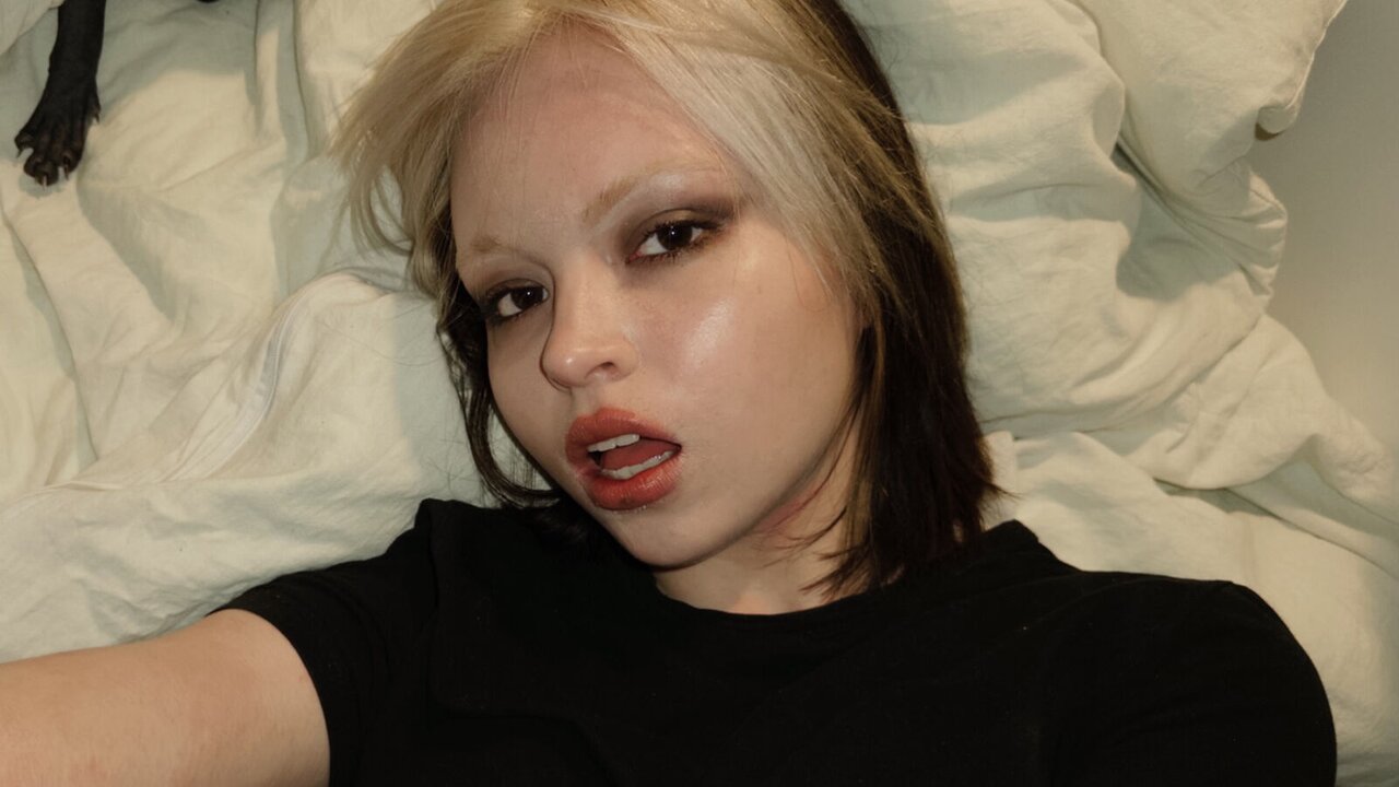 Live Porn Camera of MollyHuntt
