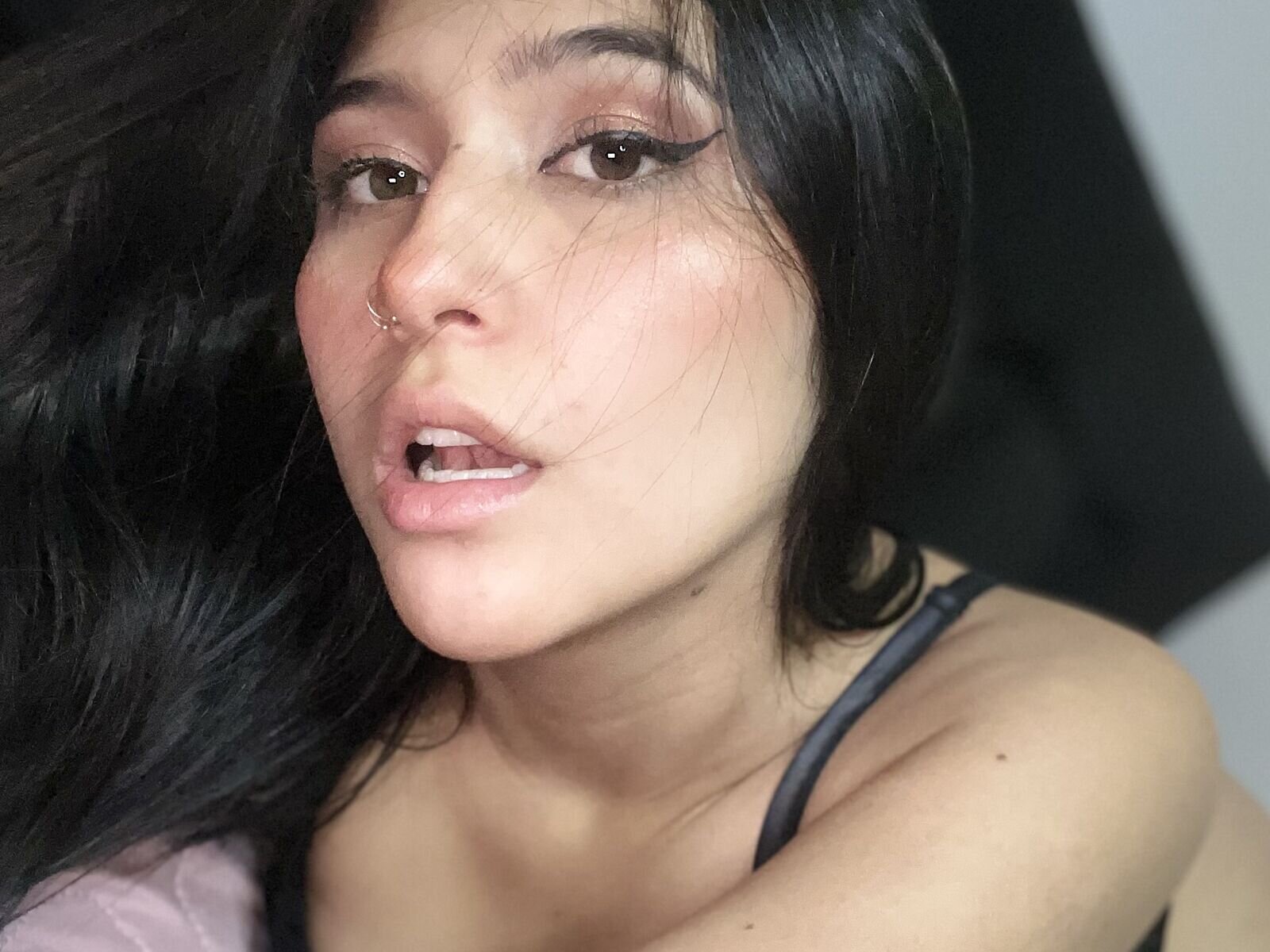 Live Porn Camera of SophieRousee